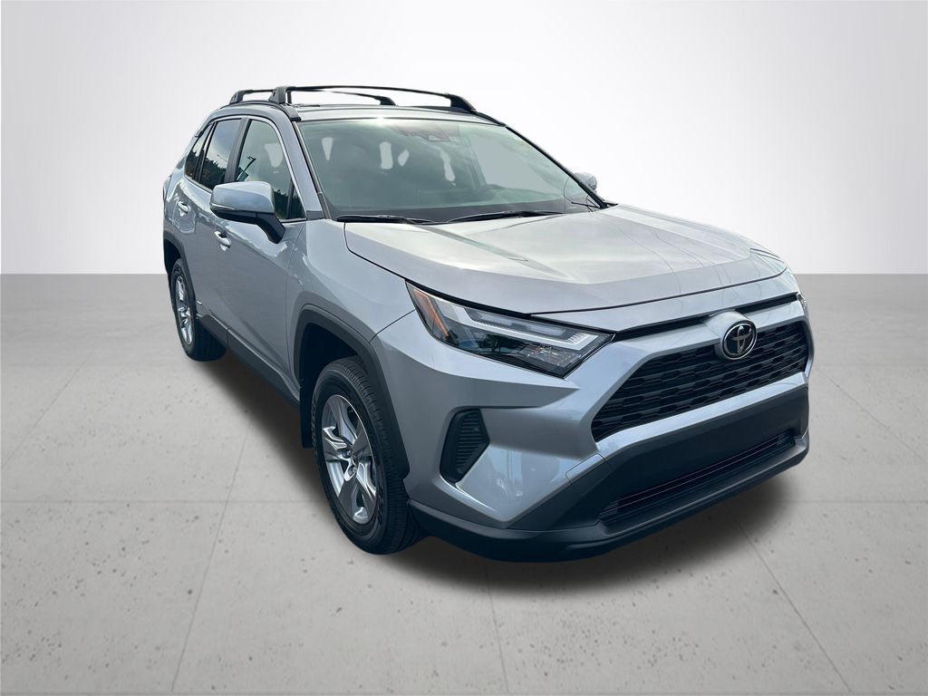 2025 Toyota RAV4 Hybrid XLE photo 2