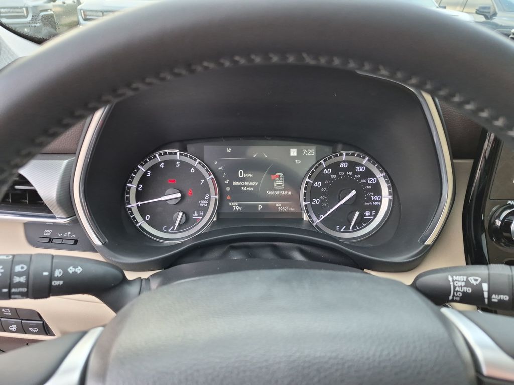 Used Car 2022 Toyota Highlander  Platinum For Sale Under $40,000 In Austin, Texas