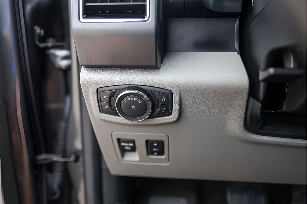 Used Car 2020 Ford F-150  Xlt For Sale Under $25,000 In Austin, Texas