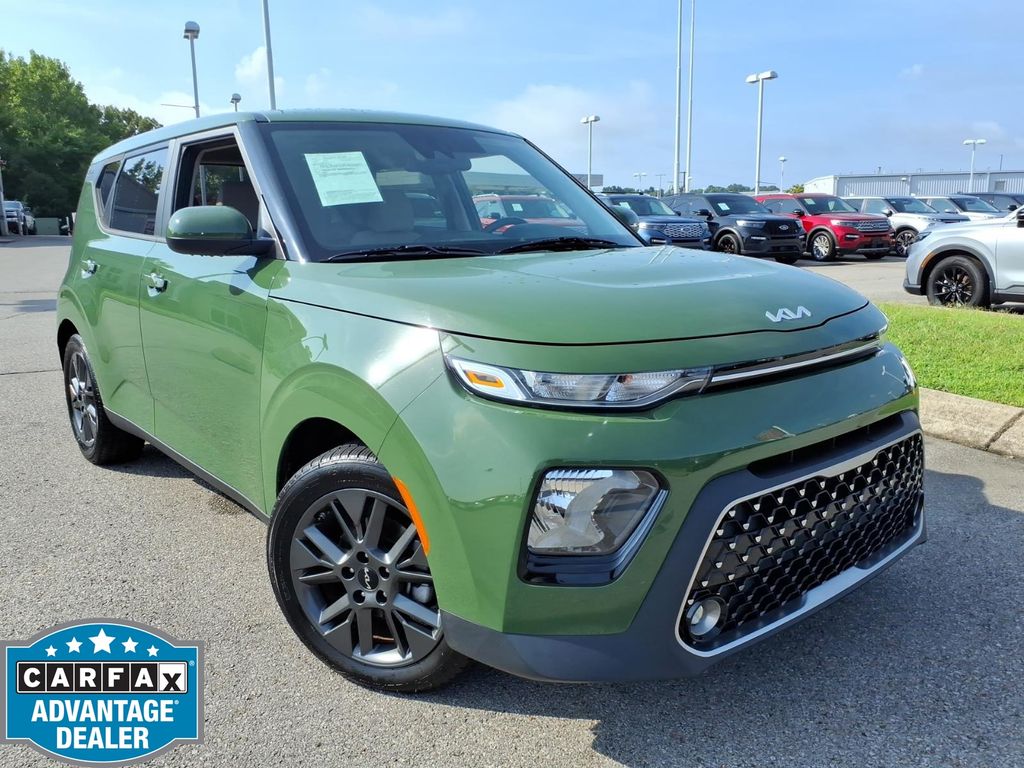 Green 2022 Kia Soul SUV / Crossover Front-Wheel Drive Continuously Variable Transmission