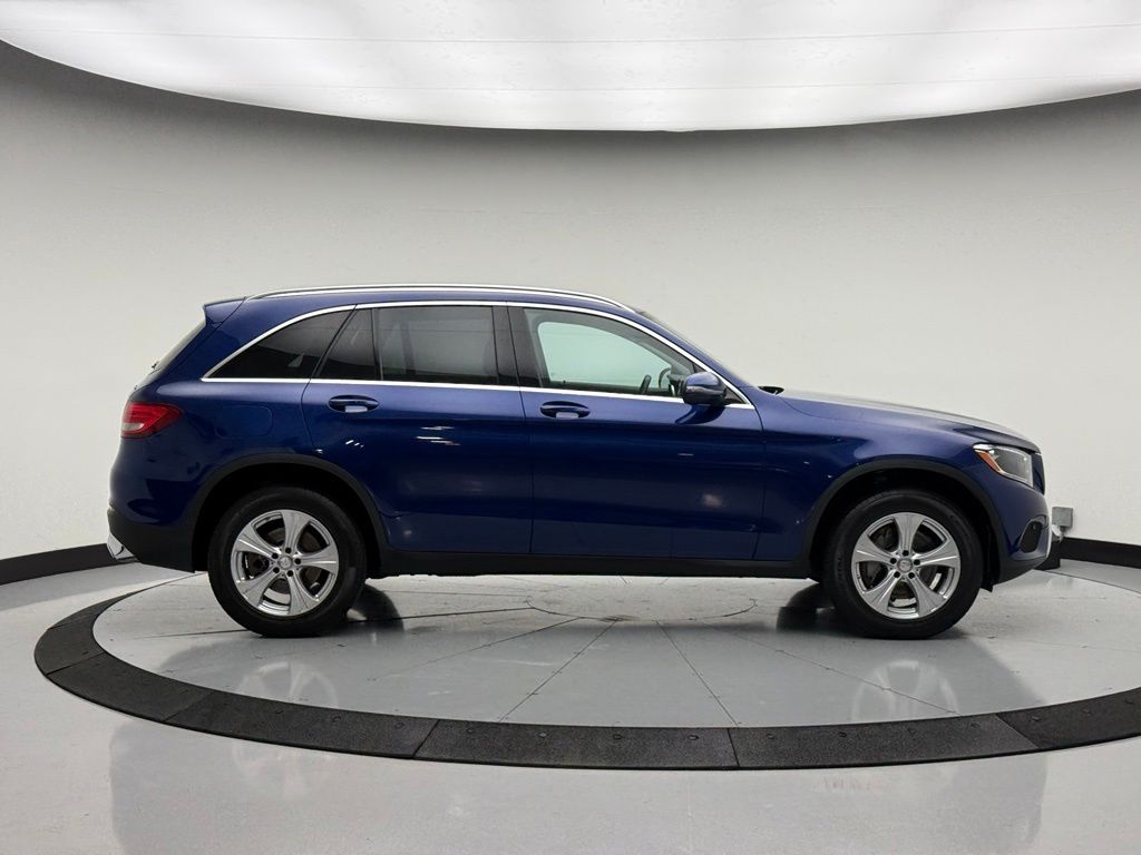 Thumbnail: 2017 Mercedes-Benz GLC - 8