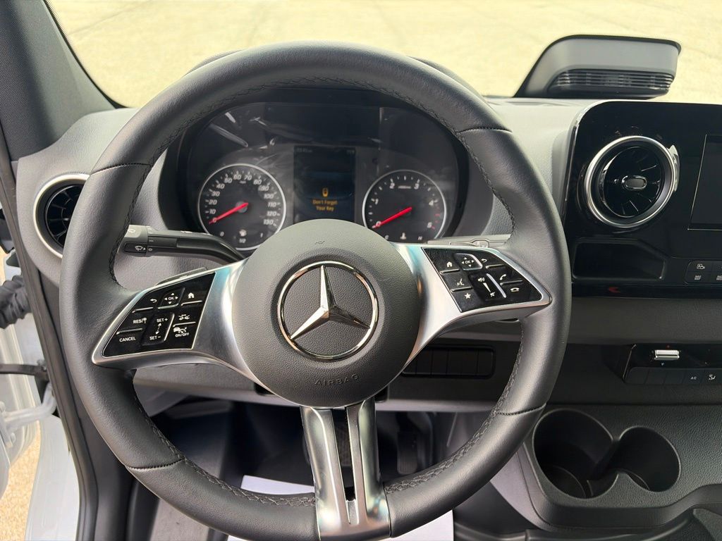Used 2025 White Mercedes-Benz Cargo 170 WB image 11