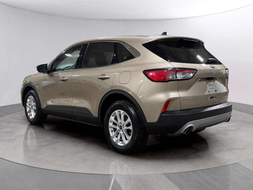 Used 2021 Desert Gold Metallic Ford SE image 5
