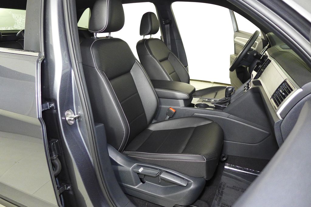 Thumbnail: 2023 Volkswagen Atlas - 19