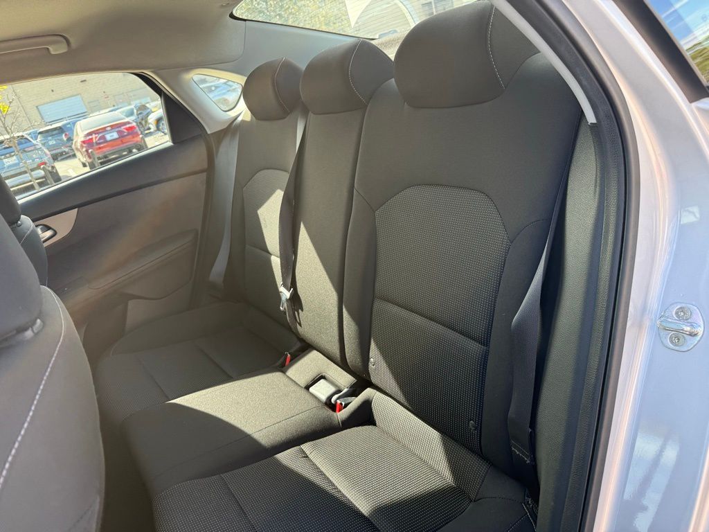 Thumbnail: 2019 Kia Forte - 21