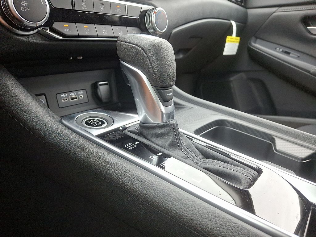 Thumbnail: 2025 Nissan Sentra - 7