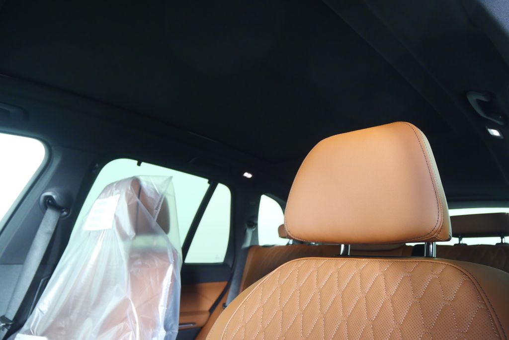 Thumbnail: 2026 BMW X5 - 12