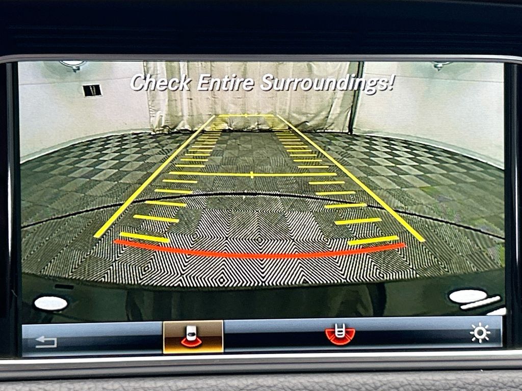 Thumbnail: 2017 Mercedes-Benz E-Class - 15