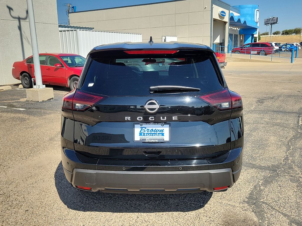 2025 Nissan Rogue SV - 8