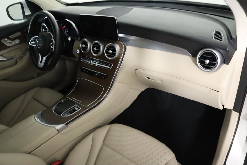 2022 Mercedes-Benz GLC 300 17
