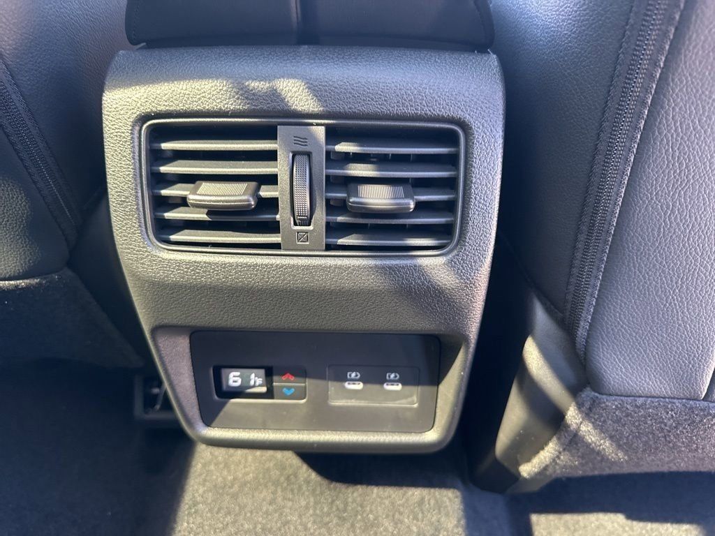 2025 Gun Metallic Nissan Rogue SL FWD SUV