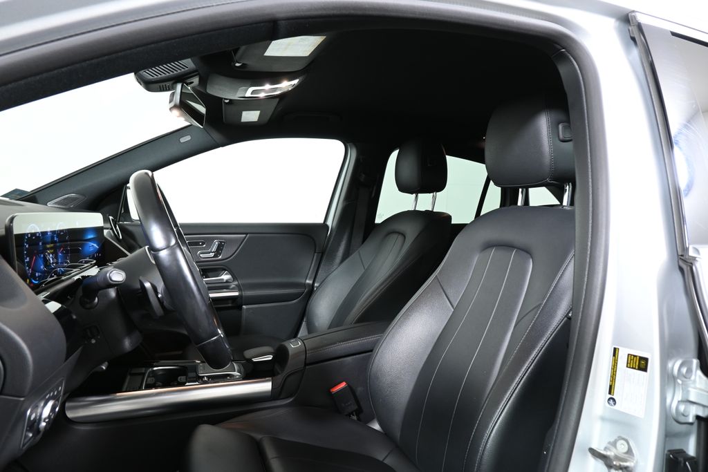 Thumbnail: 2022 Mercedes-Benz GLA - 15