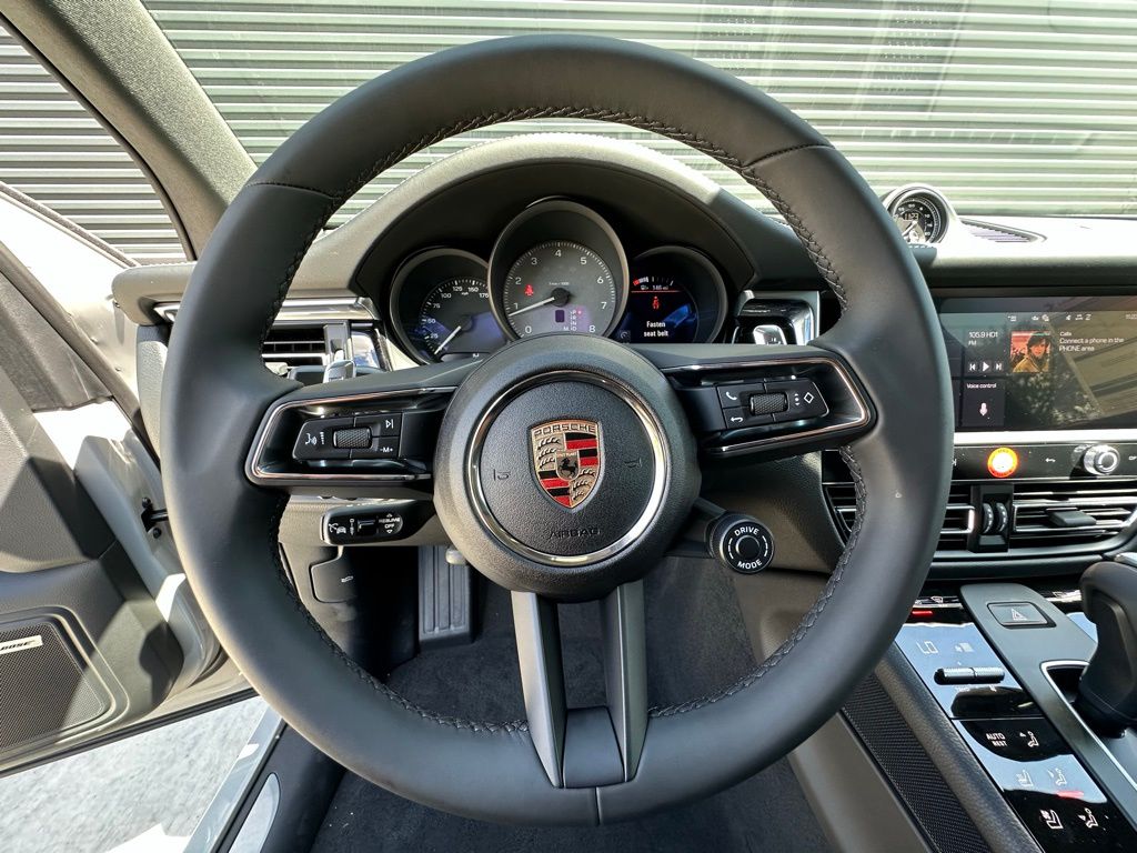 Thumbnail: 2025 Porsche Macan - 19