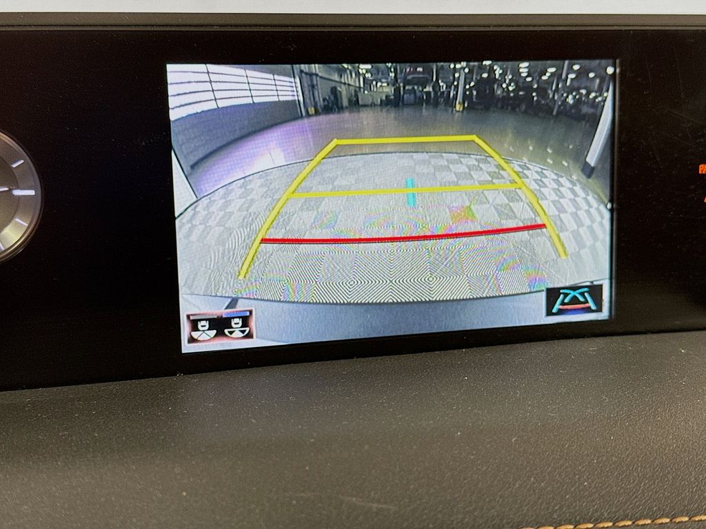 Thumbnail: 2020 Lexus UX - 13