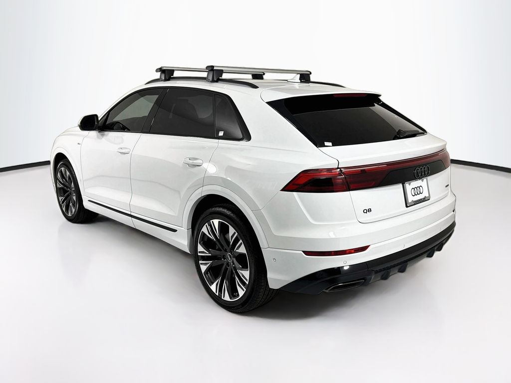 Thumbnail: 2026 Audi Q8 - 7