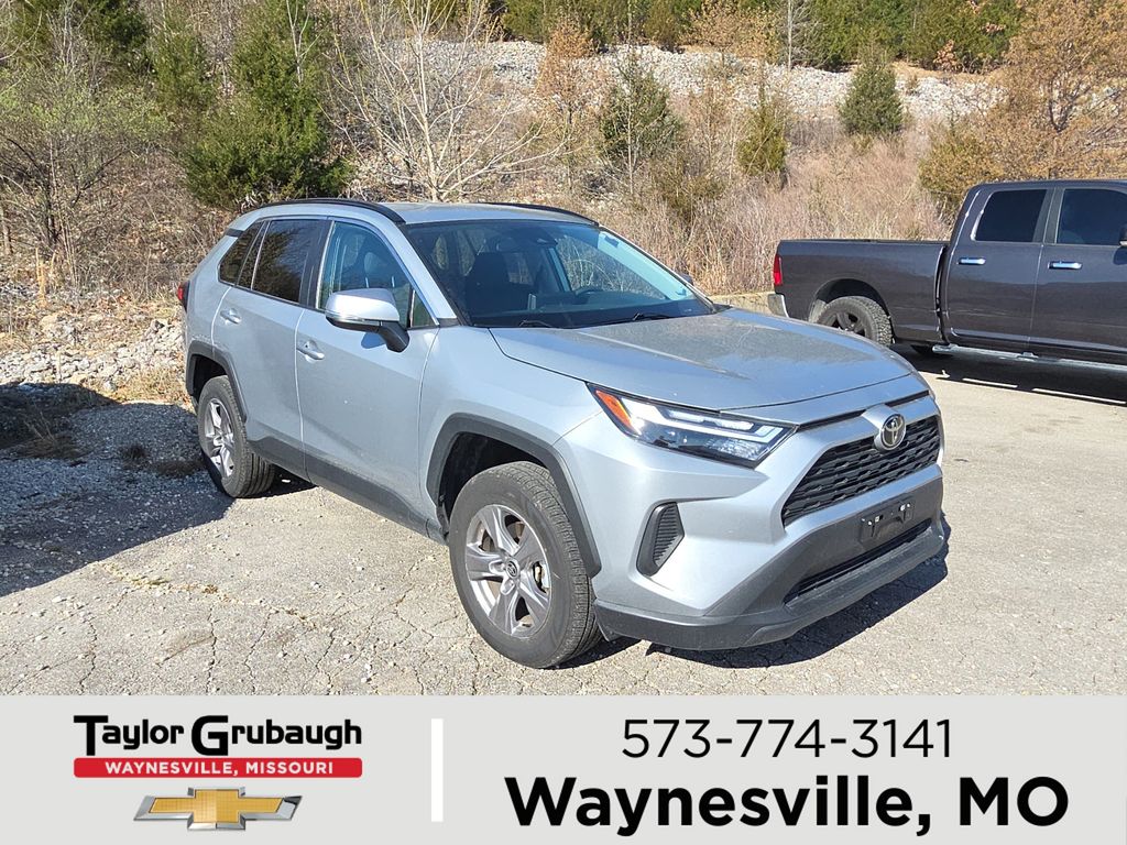 2025 Toyota RAV4 XLE FWD