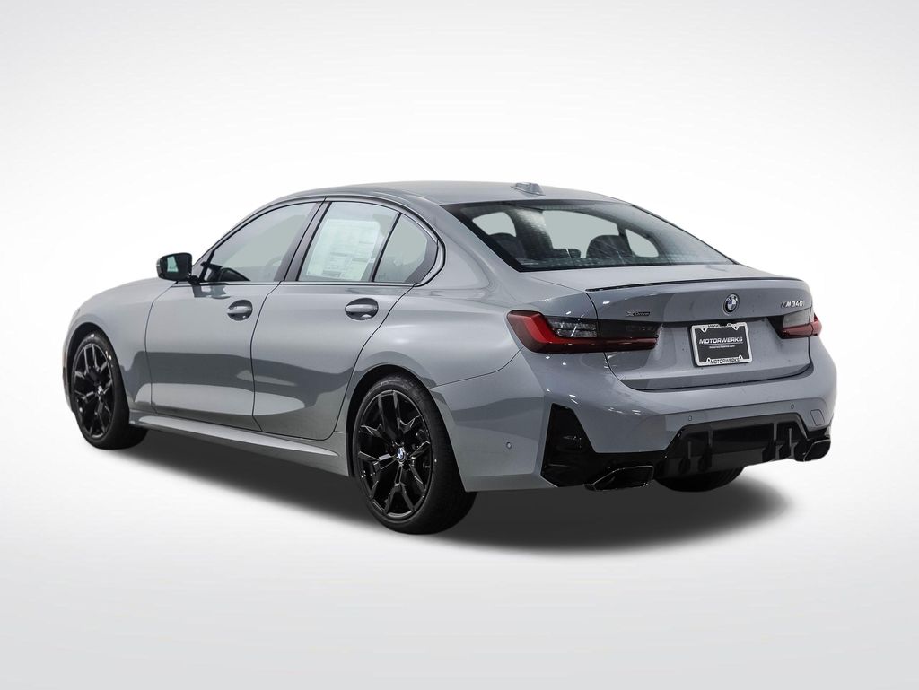 Thumbnail: 2026 BMW 3 Series - 3