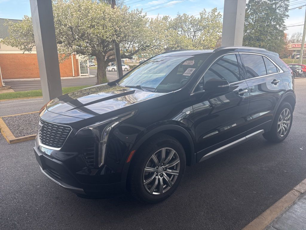 2022 Cadillac XT4 Premium Luxury AWD