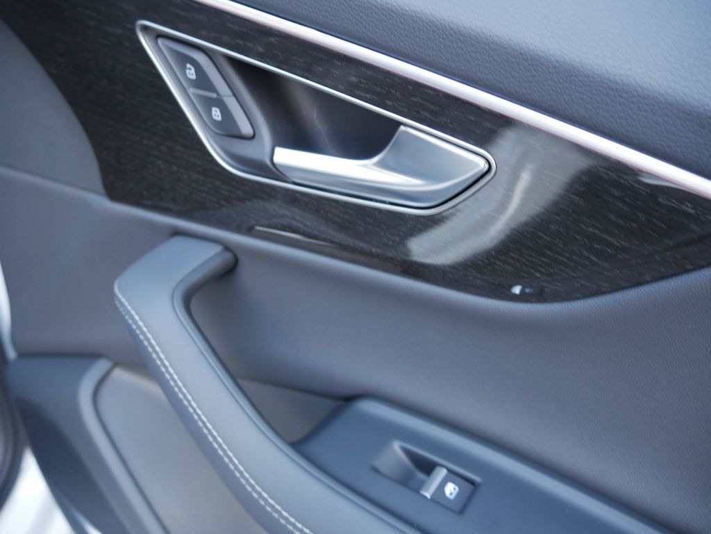 Thumbnail: 2025 Audi Q7 - 28