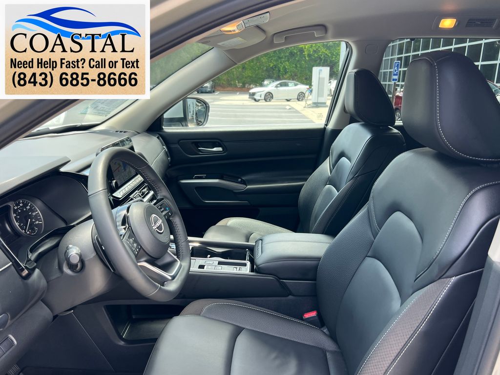 2025 Nissan Pathfinder SL Silver at Lugoff Nissan