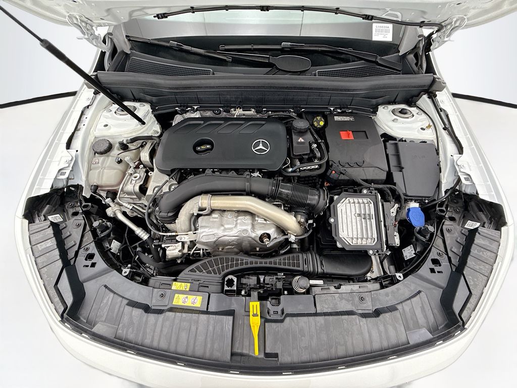Certified Used 2025 White Mercedes-Benz GLB 250 image 27
