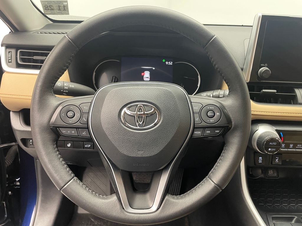 Thumbnail: 2024 Toyota RAV4 - 21