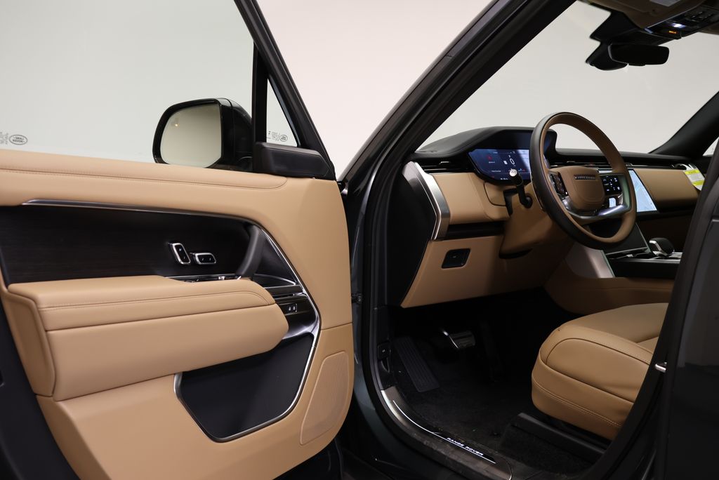 Thumbnail: 2026 Land Rover Range Rover - 29