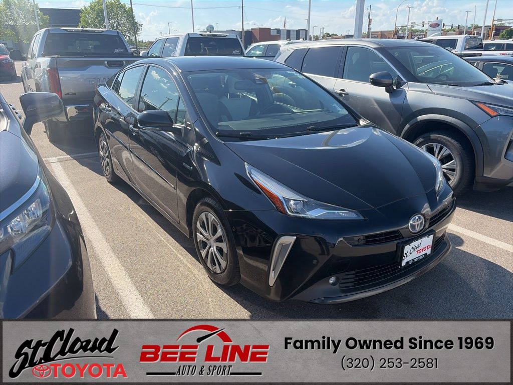2022 Toyota Prius XLE AWD-e's photo