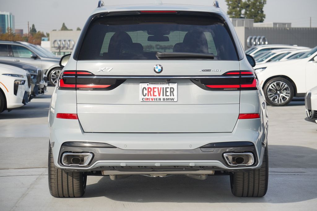 2025 BMW X7 xDrive40i 6