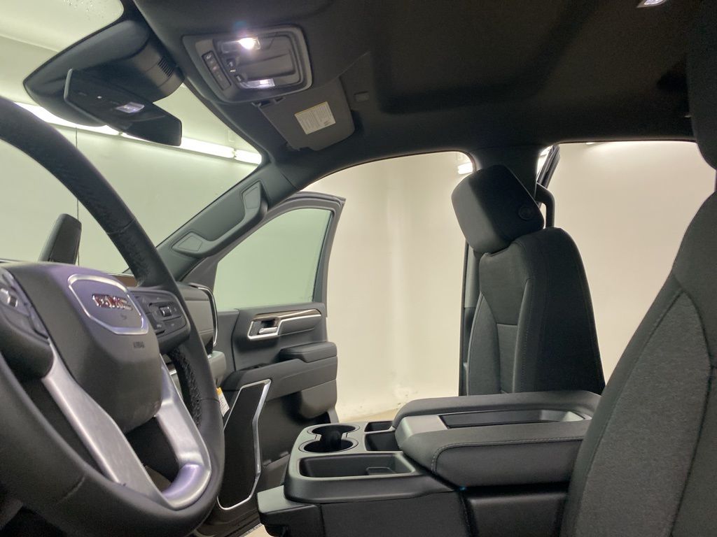 2025 GMC Sierra 1500 SLE photo