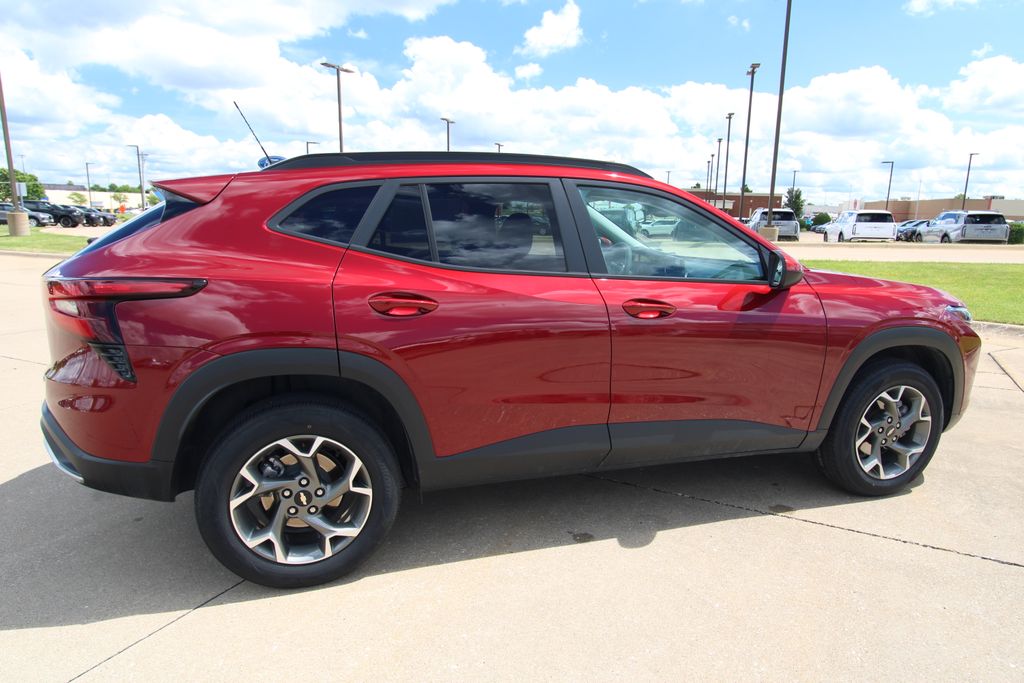 Used 2025 Chevrolet Trax SUV