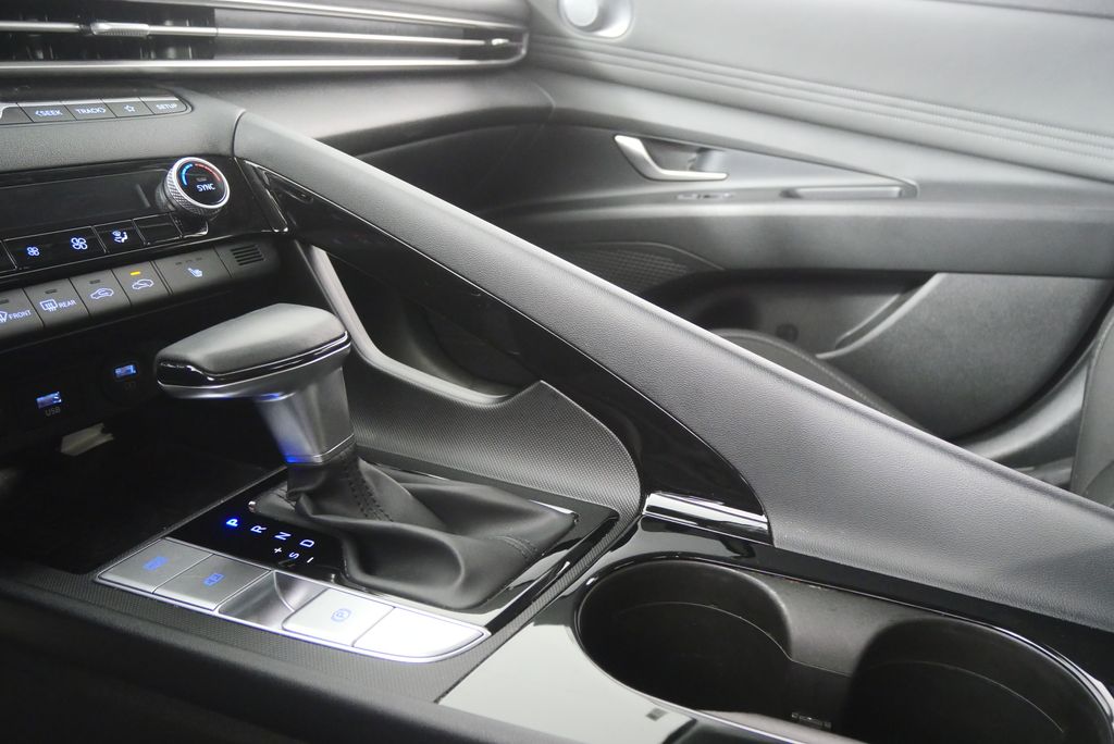 Thumbnail: 2023 Hyundai Elantra - 19