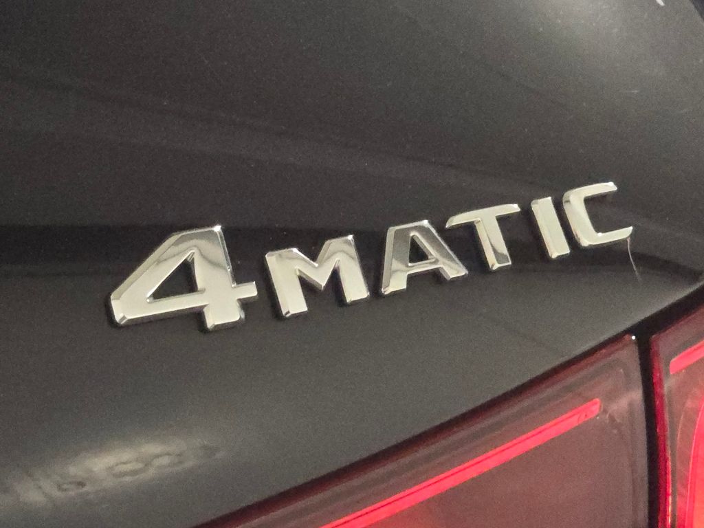 Used 2022 Black Mercedes-Benz GLA 250 image 5