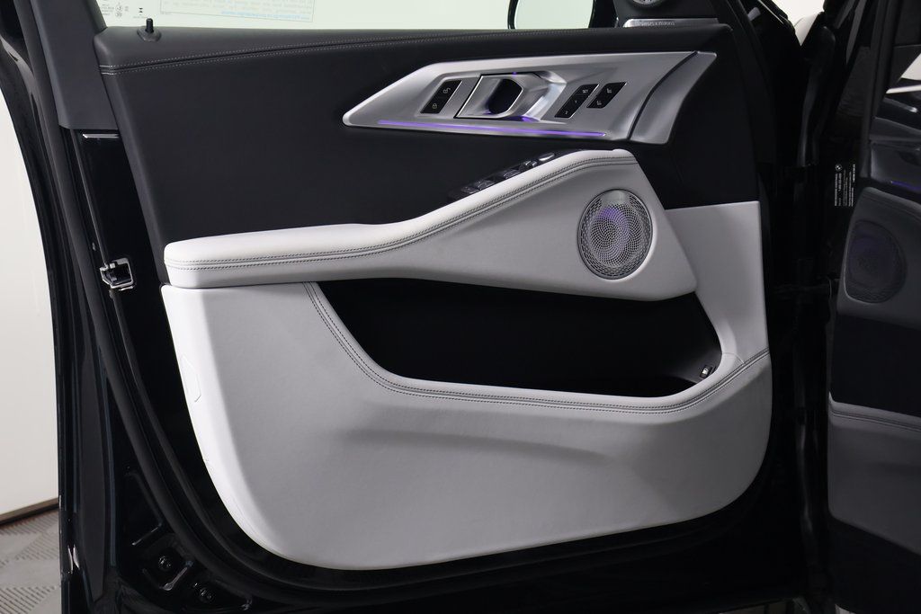 Thumbnail: 2026 BMW XM - 7