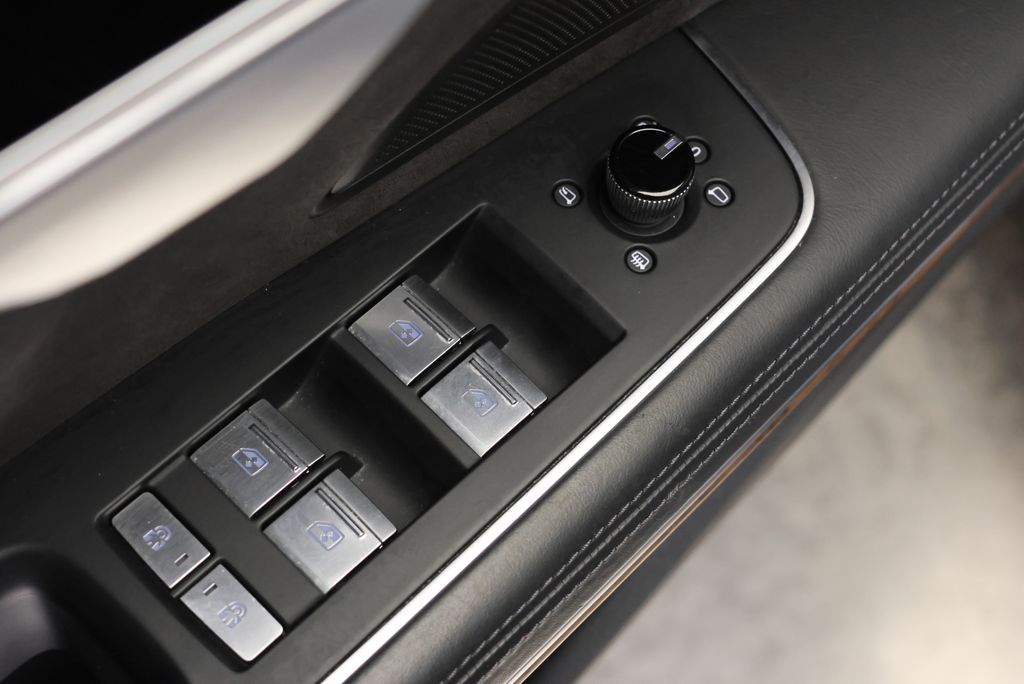 Thumbnail: 2019 Audi A8 - 31