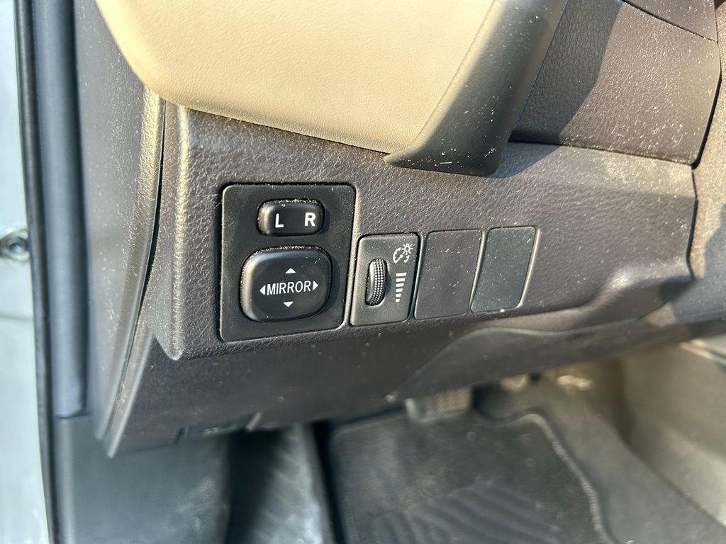 2018 Toyota Corolla LE 17
