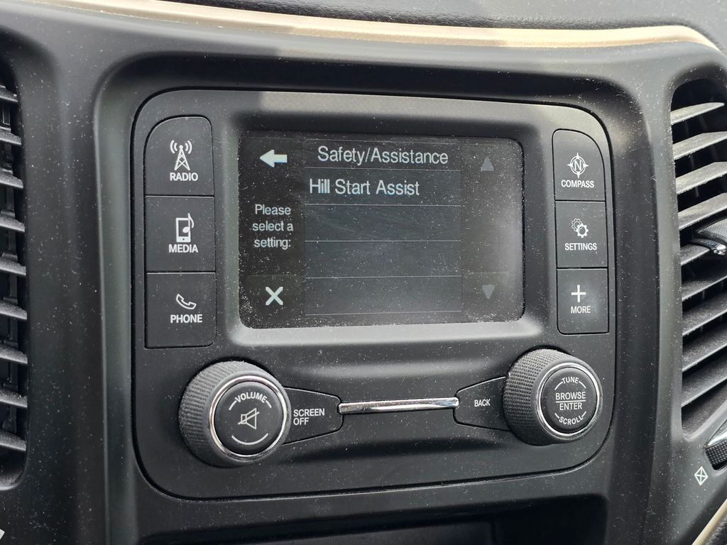 2017 Light Brownstone Pearlcoat Jeep Cherokee Sport 4X4 SUV