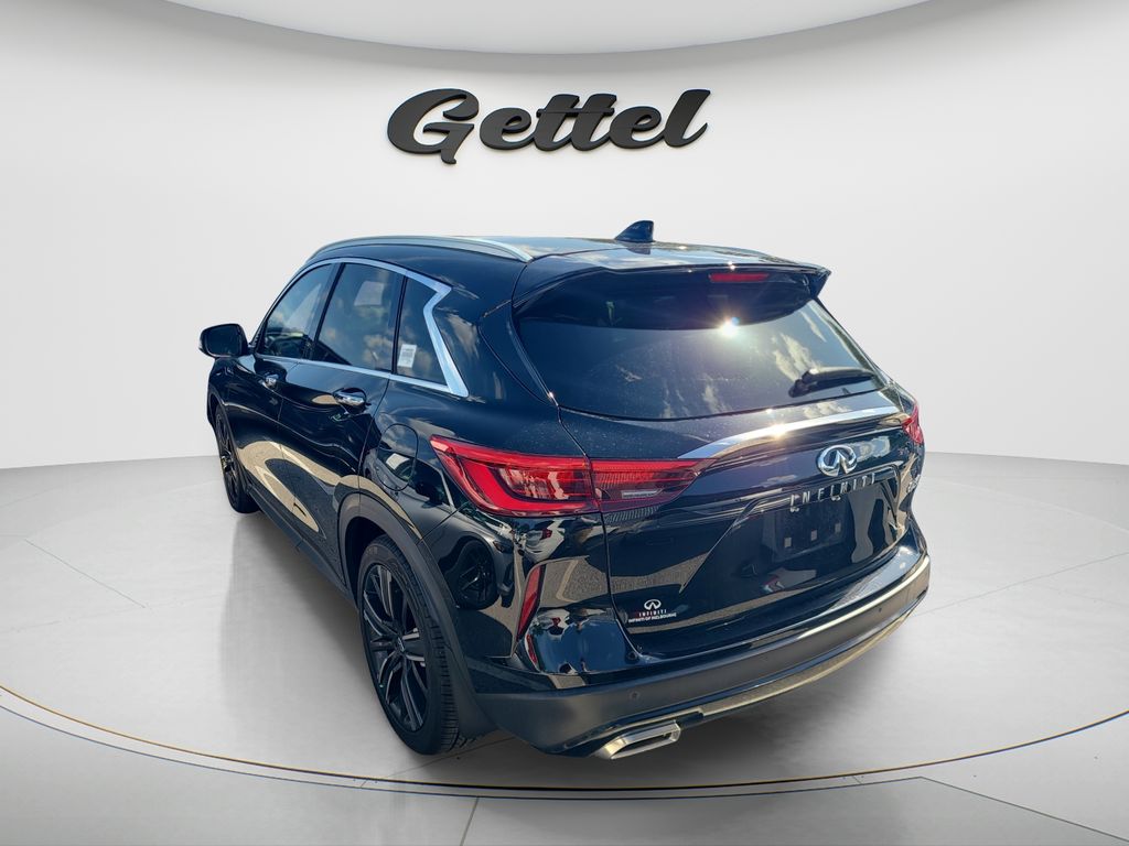Used 2021 Black INFINITI LUXE image 6