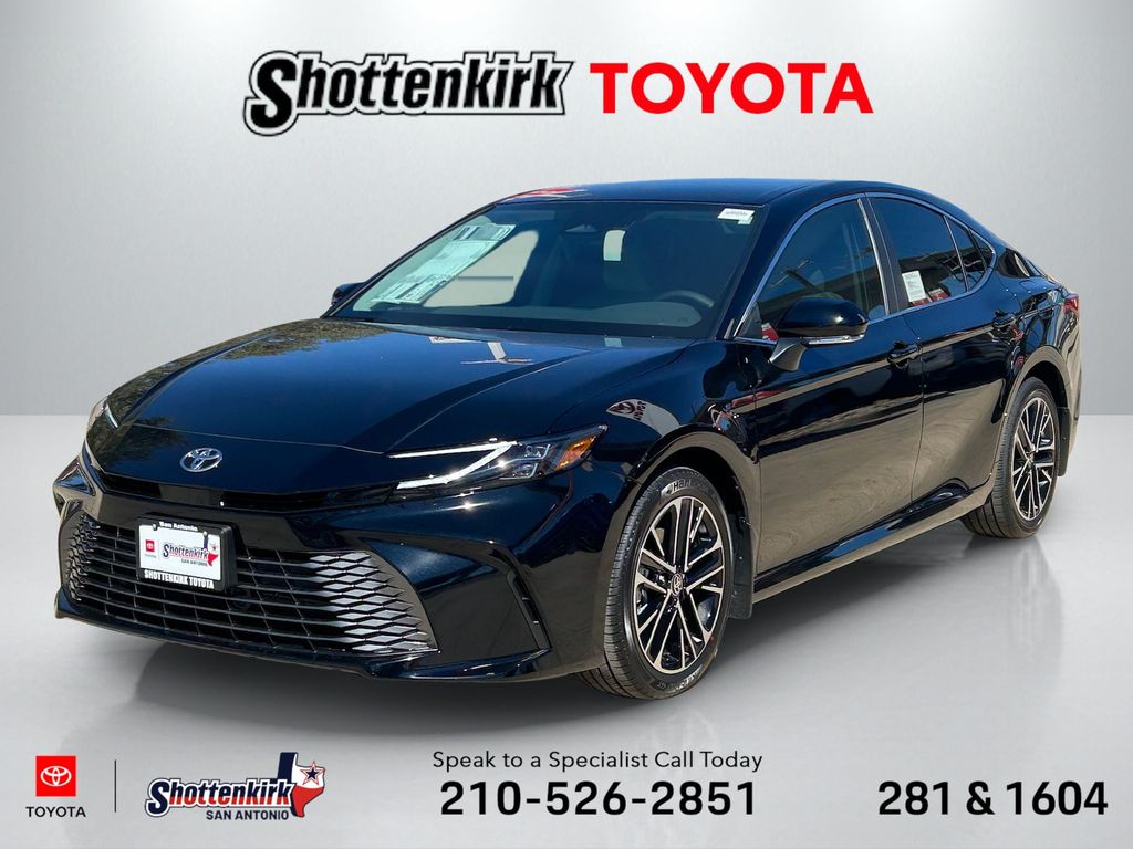 2026 Toyota Camry XLE Hybrid's photo