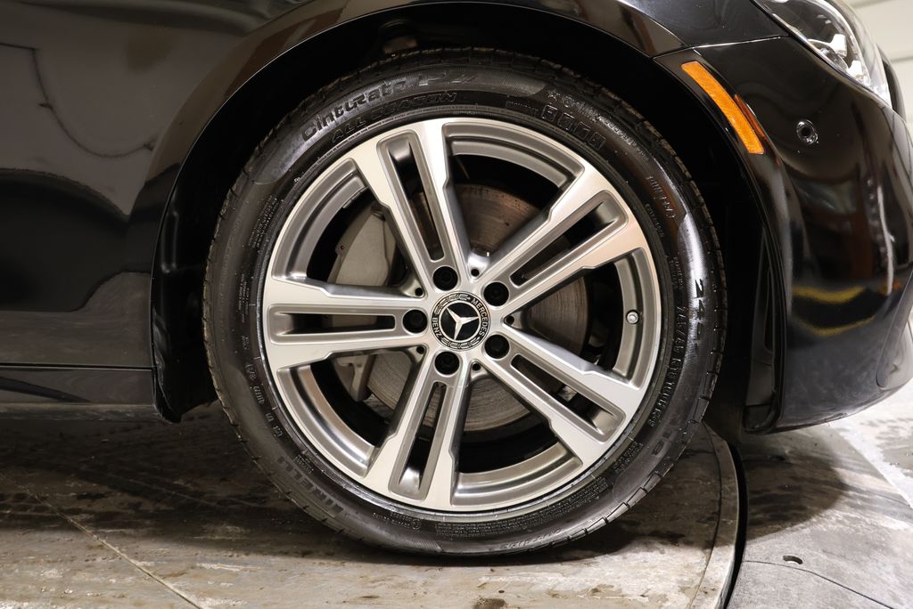 Thumbnail: 2023 Mercedes-Benz E-Class - 16