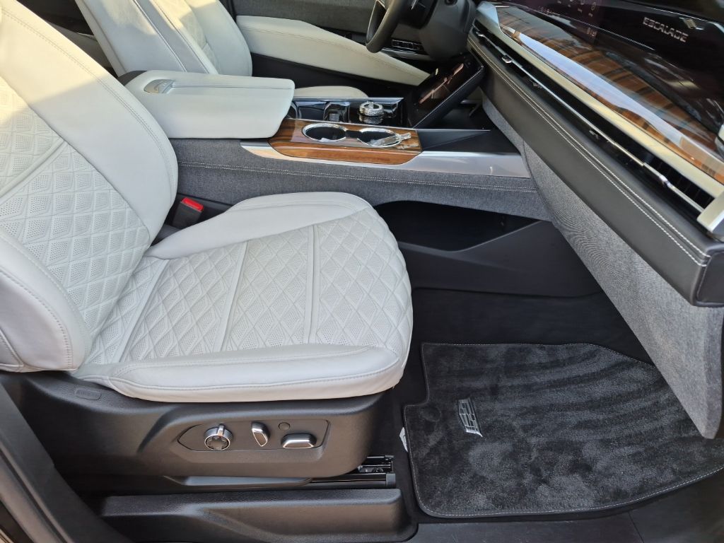 Used Car 2025 Cadillac Escalade Esv  Sport Platinum For Sale Under $120,000 In Austin, Texas