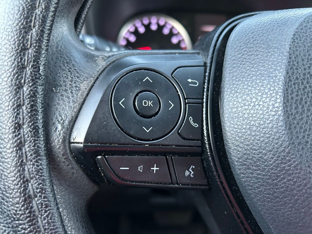 Thumbnail: 2021 Toyota RAV4 - 20