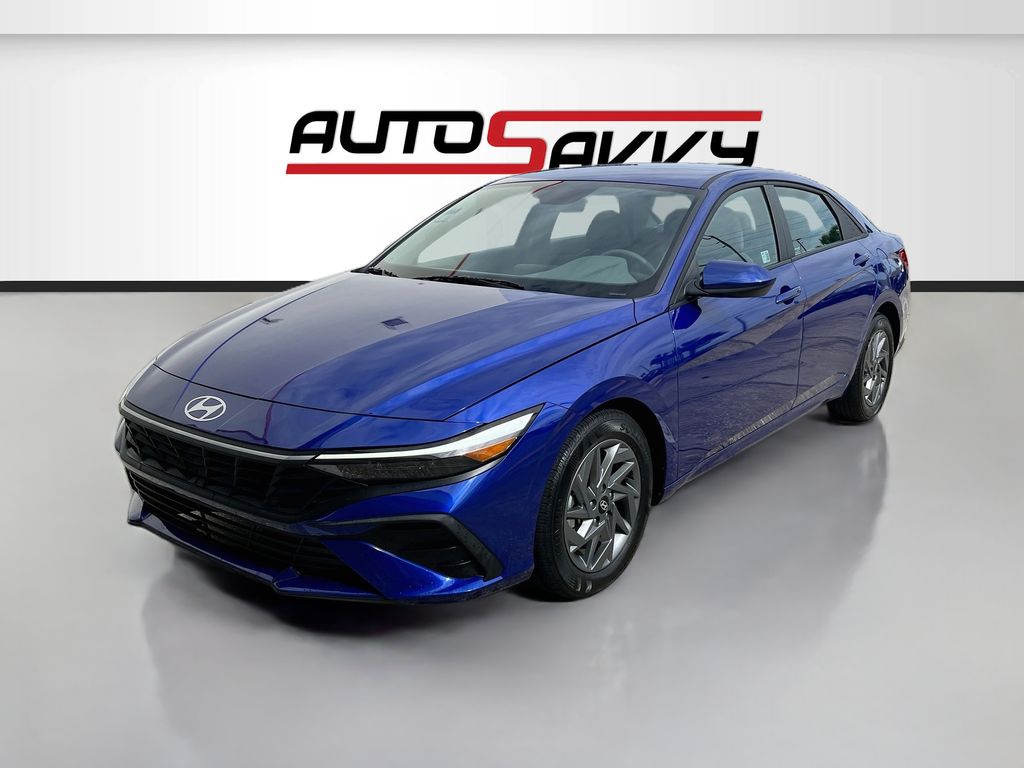 Used 2024 Blue Hyundai SEL image 3