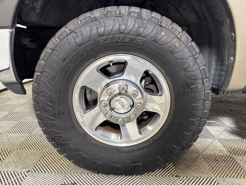 Used 2005  Ford Lariat image 12