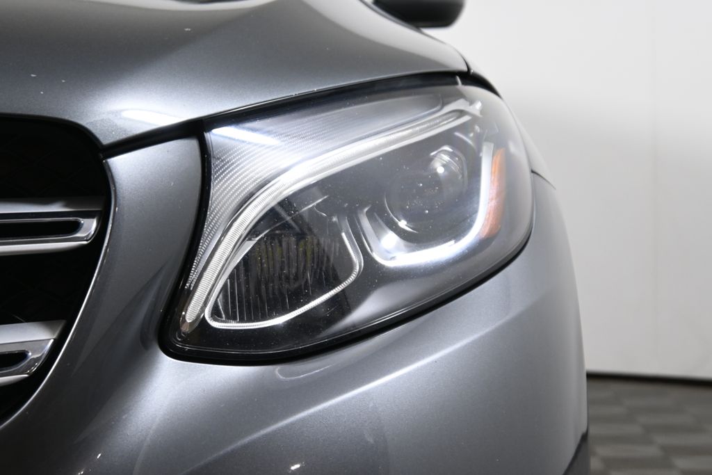 Thumbnail: 2019 Mercedes-Benz GLC - 24