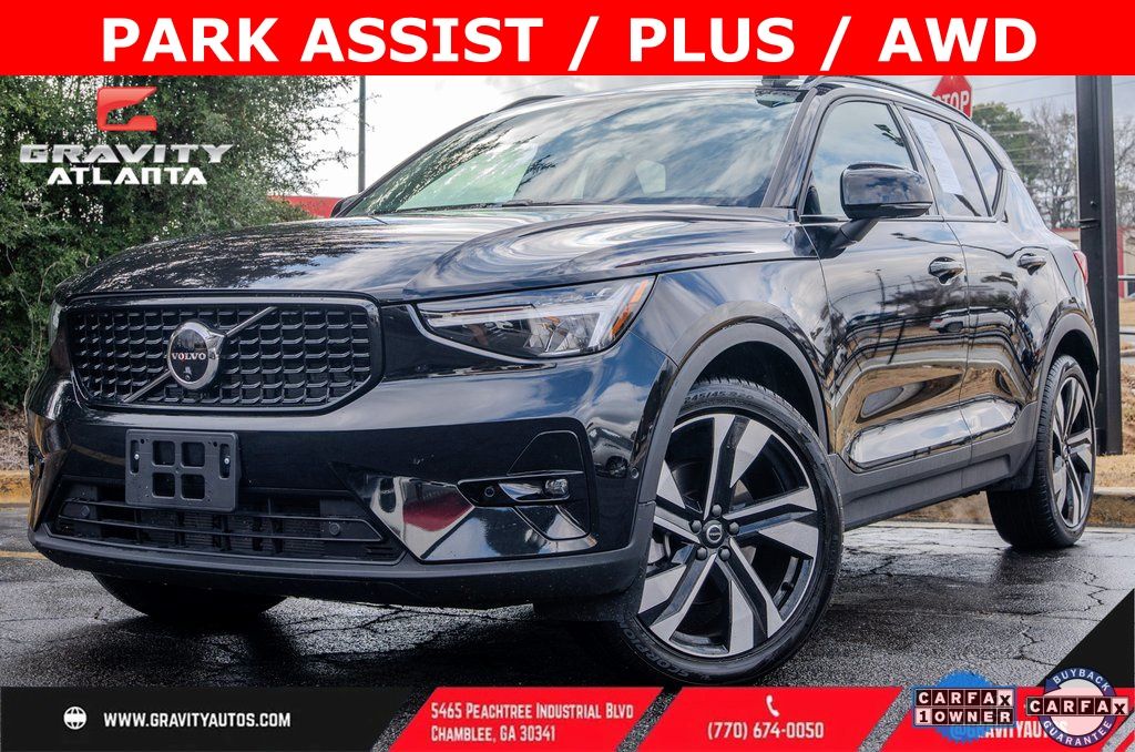 2025 Volvo XC40 B5 Plus Dark Theme AWD