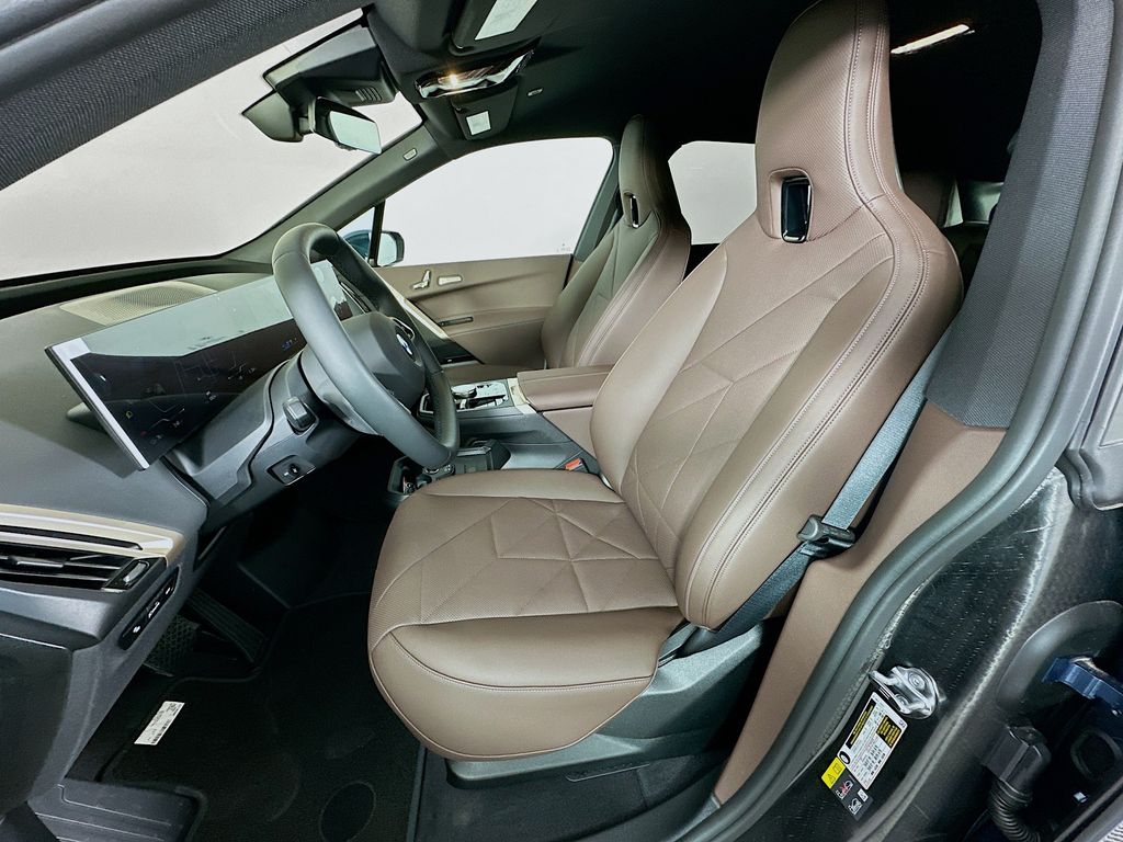 Thumbnail: 2026 BMW iX - 16