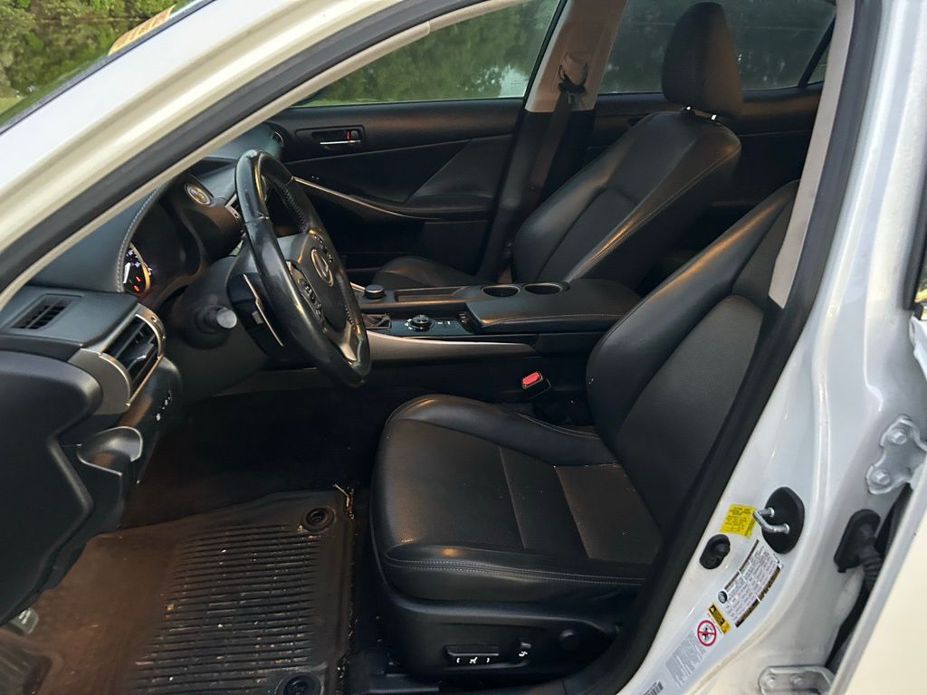 Thumbnail: 2014 Lexus IS - 14