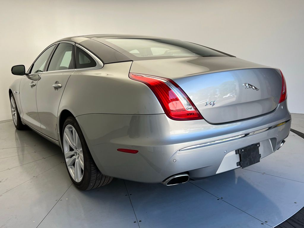 2012 Jaguar XJ Base 4