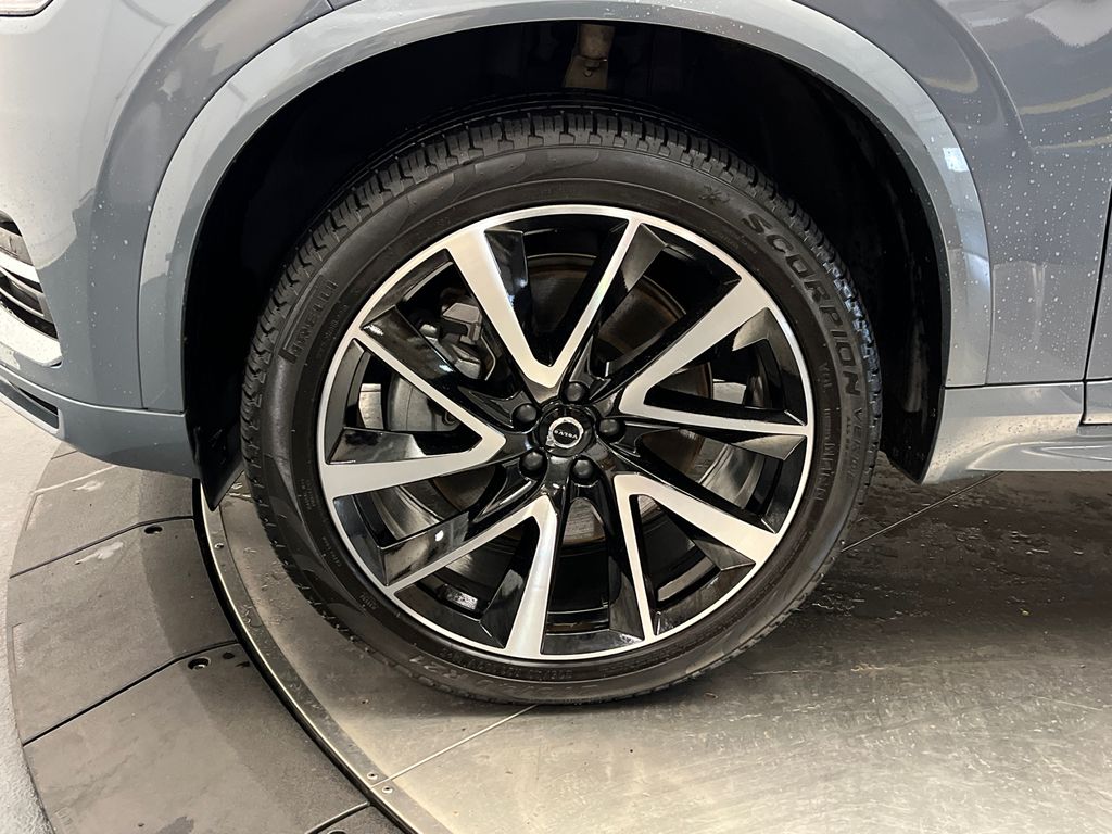 2022 Volvo XC90 T8 Inscription 10